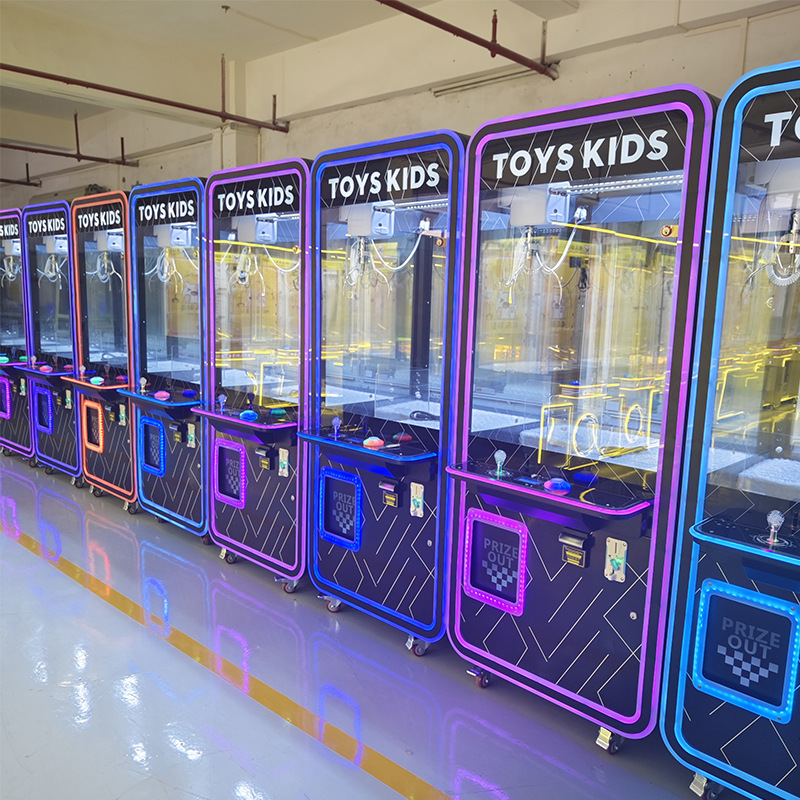 Черный игровой автомат-кран (  – обзор и цена Arcade Prize Vending Machine